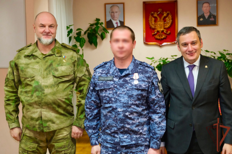 Военнослужащим и сотрудникам Управления Росгвардии по Курской области вручили государственные награды