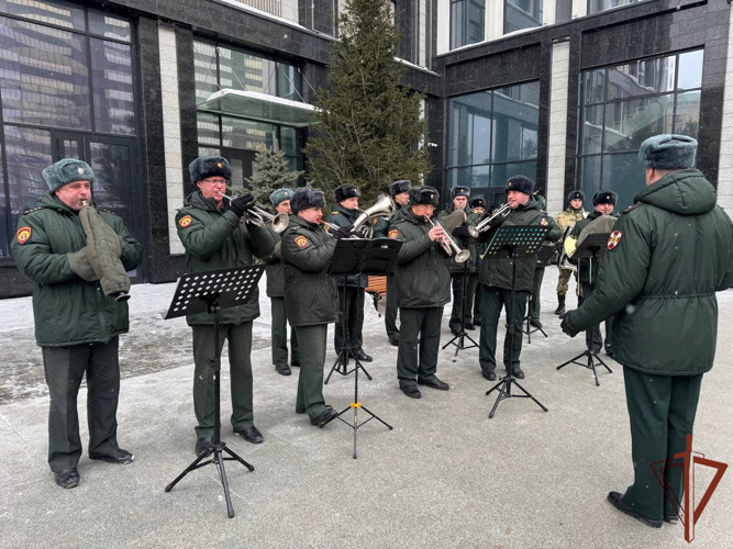 В Сибирском округе Росгвардии поздравили женщин с 8 марта
