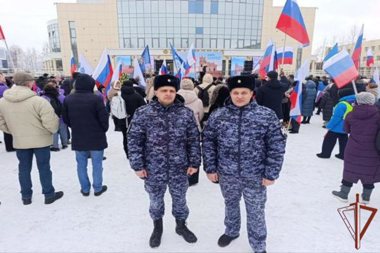На Урале сотрудники Росгвардии обеспечили безопасность праздничных мероприятий ко Дню воссоединения Крыма с Россией