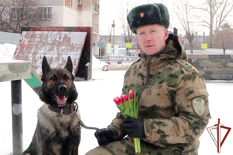 Всероссийскую ведомственную акцию «Весенний комплимент от Росгвардии» поддержали на Урале