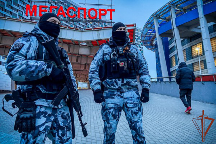 Военнослужащие и сотрудники Росгвардии обеспечили безопасность хоккейного матча в Москве 