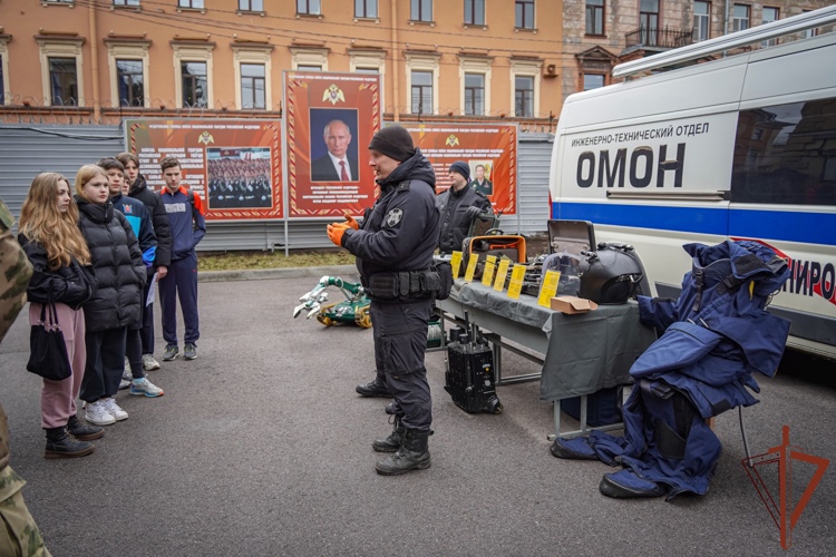 В Северо-Западном округе Росгвардии проходят дни открытых дверей