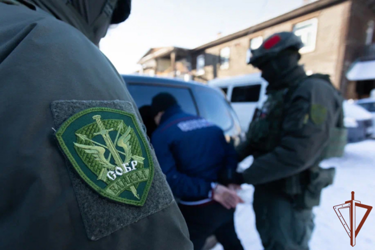 При силовой поддержке СОБР Росгвардии в Иркутской области задержаны подозреваемые в вымогательстве (видео)