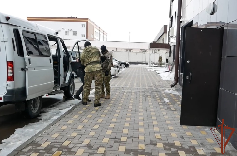 При содействии Росгвардии в Карачаево-Черкесии задержаны подозреваемые в осуществлении самоуправства с применением насилия