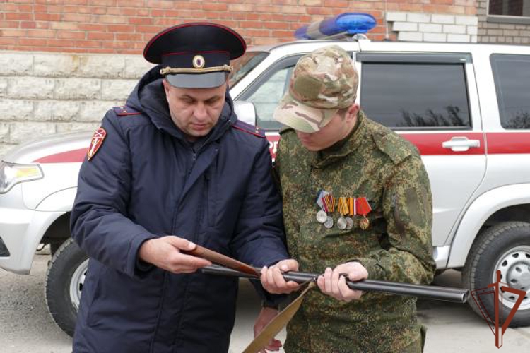 85 охотничьих ружей от жителей Омска передала Росгвардия для нужд СВО