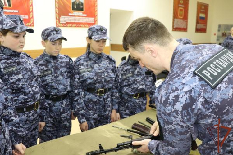 Мероприятия для школьников провели росгвардейцы на Дальнем Востоке