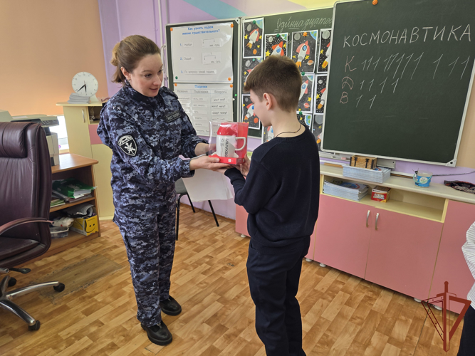 Патриотические мероприятия продолжают проводить росгвардейцы в городах Центрального федерального округа