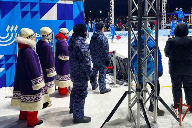 Безопасность массовых мероприятий на Урале обеспечили сотрудники Росгвардии  