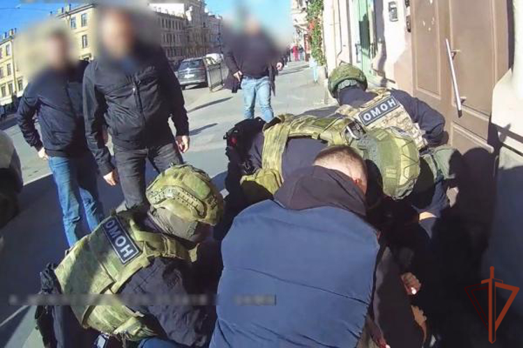 В Санкт-Петербурге при содействии ОМОН Росгвардии задержаны подозреваемые в попытке подготовки двойного убийства