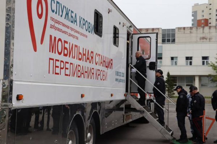 Росгвардейцы приняли участие в донорской акции «От сердца к сердцу» в Москве