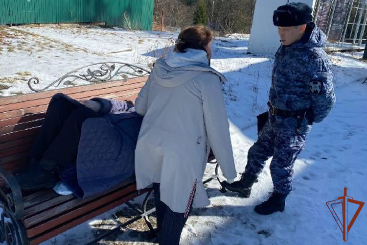 В Ленинградской области росгвардейцы пришли на помощь потерявшей сознание пенсионерке