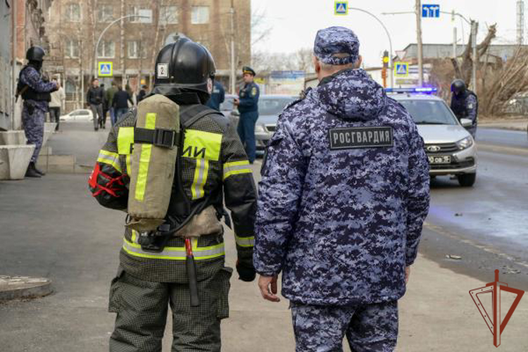 Совместное учение Росгвардии и МЧС прошло в Кузбассе