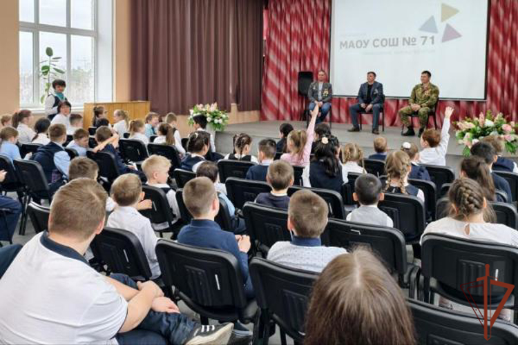 Патриотические мероприятия для подрастающего поколения проводит Росгвардия  на Урале