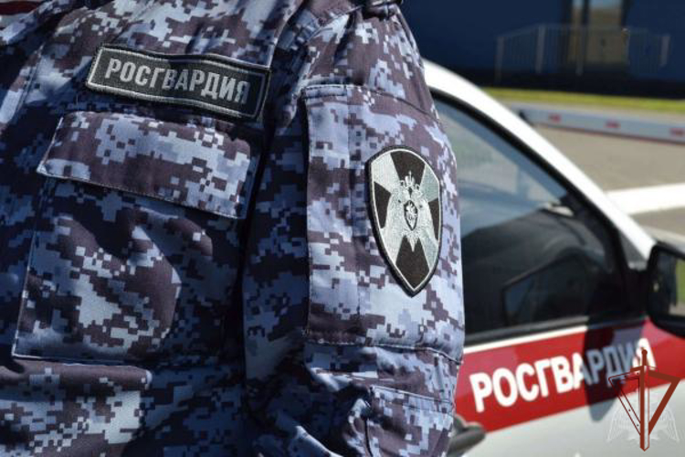Росгвардейцы пришли на помощь медицинским работникам в Ярославской области