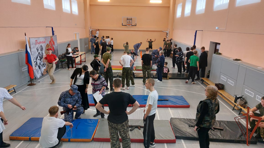 В Центральной России росгвардейцы проводят патриотические мероприятия с молодежью