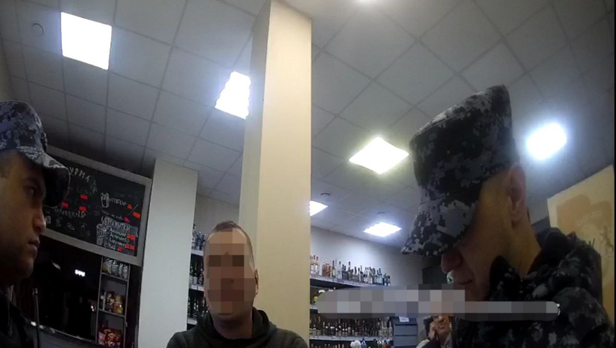 Подозреваемых в грабеже задержали росгвардейцы в Туле (видео)