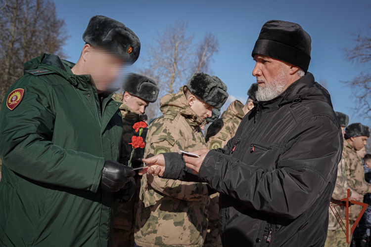 Великопостное молитвенное стояние за воинов Росгвардии состоялось в Ленинградской области на мемориале «Рубежный камень»