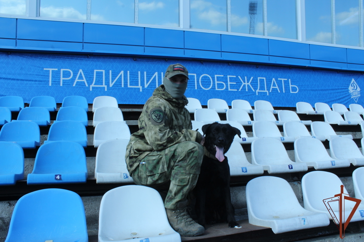 Безопасность футбольного матча в Вологде обеспечили сотрудники Росгвардии 