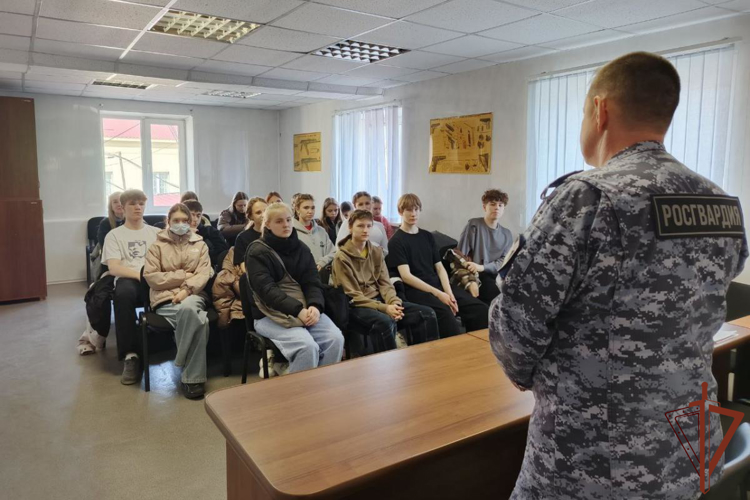 В преддверии юбилея Великой Победы Росгвардия провела серию патриотических мероприятий для уральской молодежи