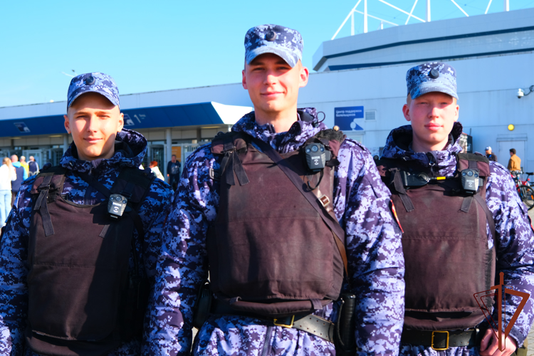 Безопасность футбольного матча 28-го тура Первой лиги в Калининграде обеспечили росгвардейцы  