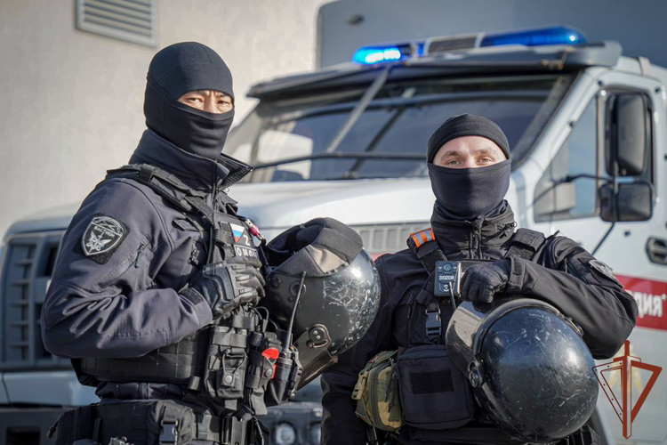 В Санкт-Петербурге росгвардейцы обеспечили безопасность матча КХЛ