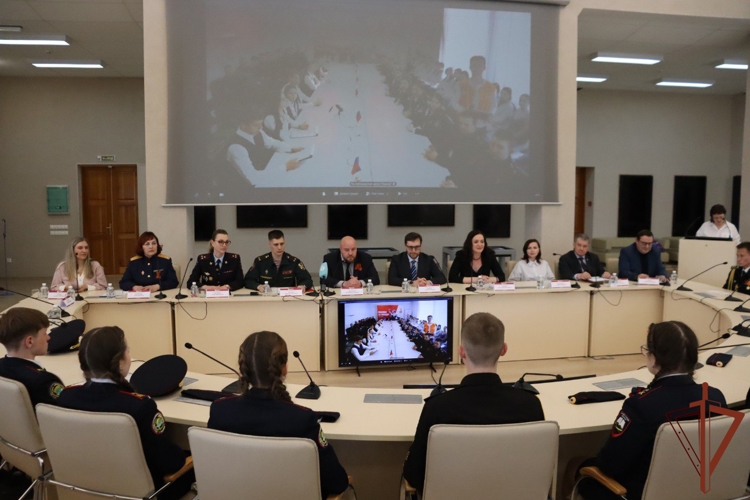 В рамках проекта «Дальний Восток. Росгвардия на связи» в онлайн формате прошла встреча между школьниками из Хабаровска и Луганска