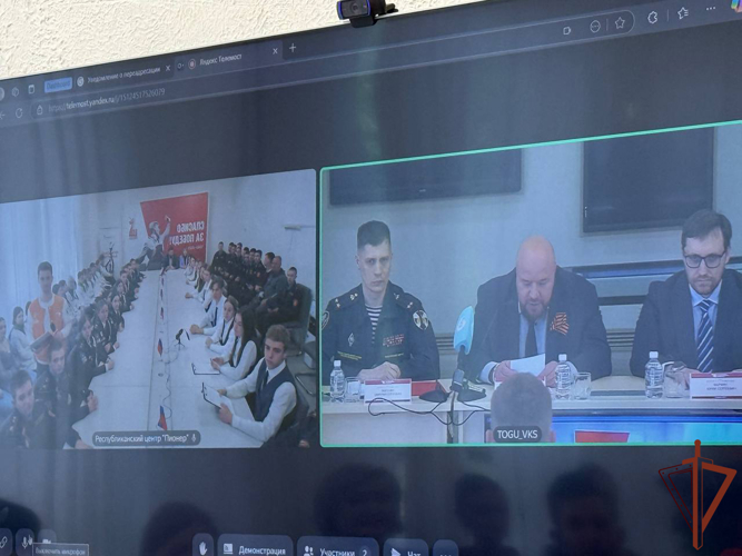 В рамках проекта «Дальний Восток. Росгвардия на связи» в онлайн формате прошла встреча между школьниками из Хабаровска и Луганска