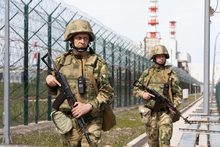 Первый заместитель директора Росгвардии генерал-полковник Юрий Яшин поздравил военнослужащих соединений и воинских частей по охране ВГО и специальных грузов с профессиональным праздником (видео)