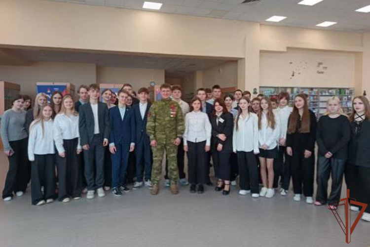 Профориентационные мероприятия с молодежью проводят росгвардейцы в регионах Центральной России