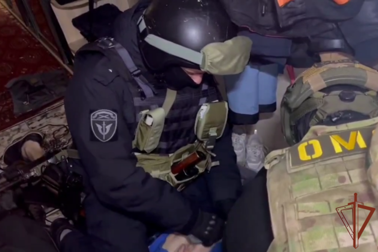 Подозреваемый в публичных призывах к терроризму задержан в Калининграде при силовой поддержке ОМОН Росгвардии (видео)