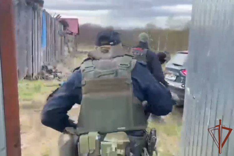 В Твери при силовой поддержке спецназа Росгвардии ликвидирована подпольная нарколаборатория (видео)