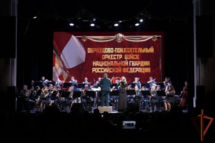 Образцово-показательный оркестр Росгвардии выступил в Новгородской области (видео)