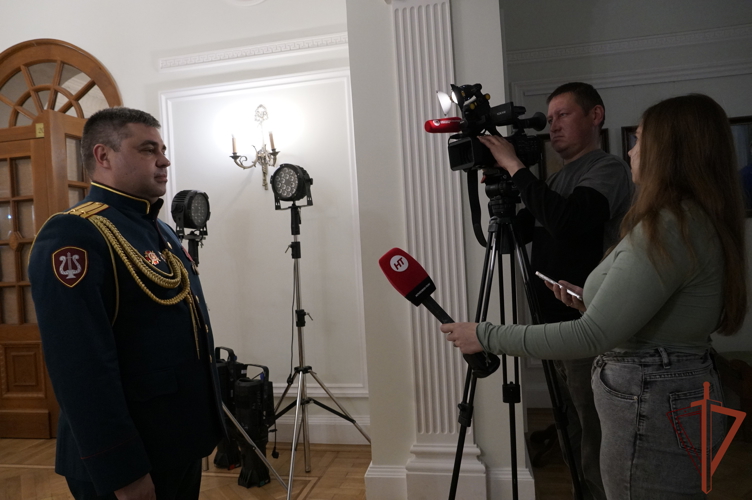 Образцово-показательный оркестр Росгвардии выступил в Новгородской области (видео)