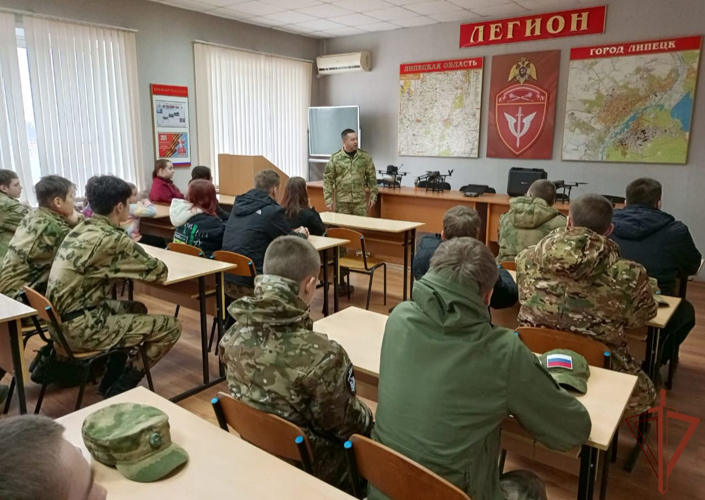 В Центральной России росгвардейцы проводят патриотические мероприятия с молодежью