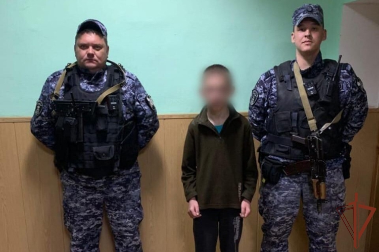 Росгвардейцы нашли пропавшего подростка в Курске