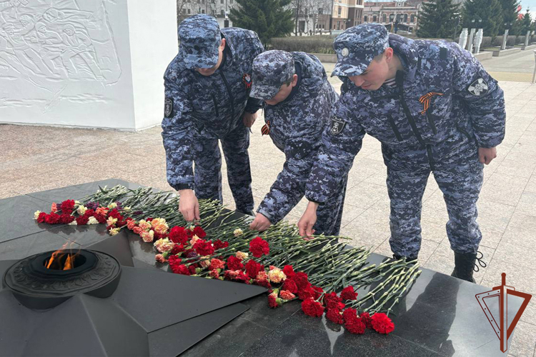 Росгвардия присоединилась ко всероссийской акции «Бессмертный автополк» на Урале