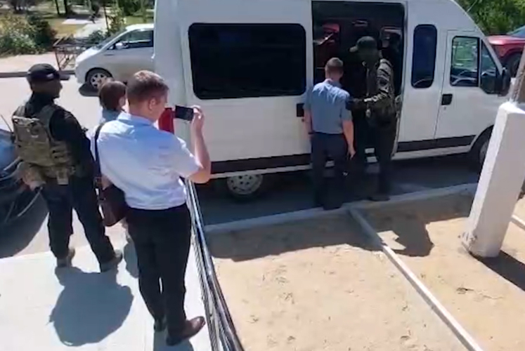 При содействии СОБР Росгвардии в Волгоградской области задержаны подозреваемые в превышении должностных полномочий 