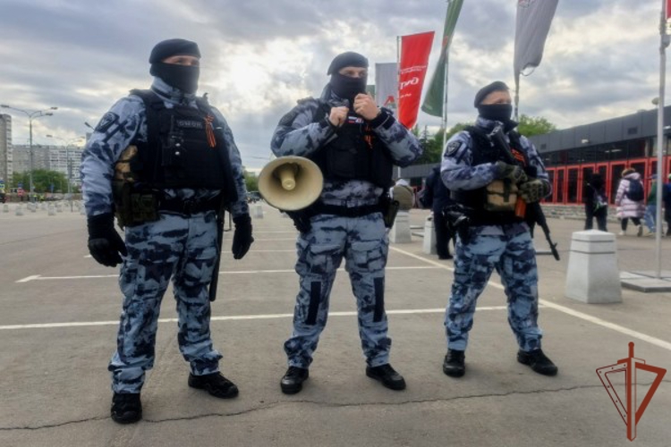 В Москве росгвардейцы обеспечили безопасность футбольного матча Российской Премьер-Лиги 
