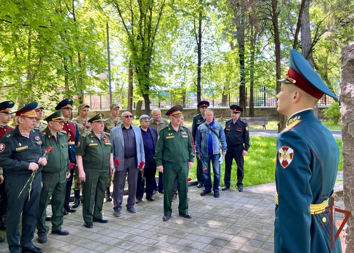 Автопробег к 80-летию Победы провели ветераны Южного округа Росгвардии