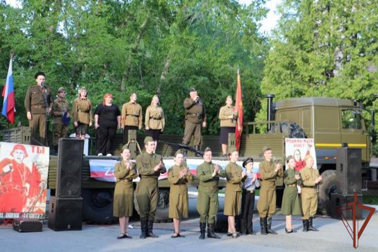 Военнослужащие и сотрудники Росгвардии провели патриотические мероприятия на Урале