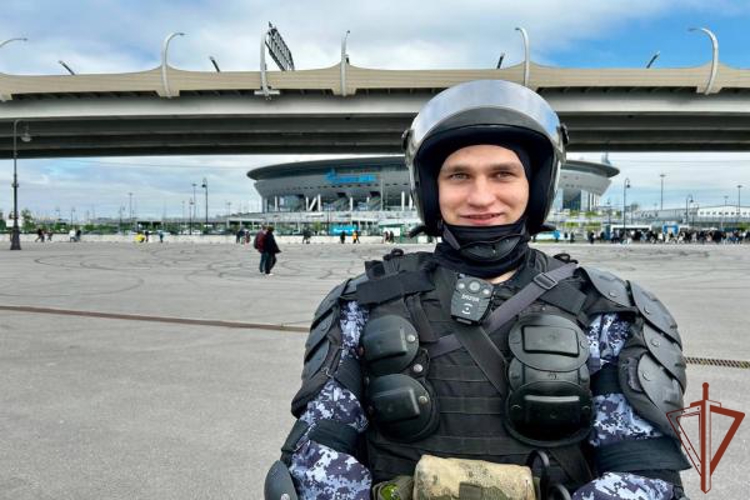 В Санкт-Петербурге росгвардейцы обеспечили безопасность матча Российской премьер-лиги