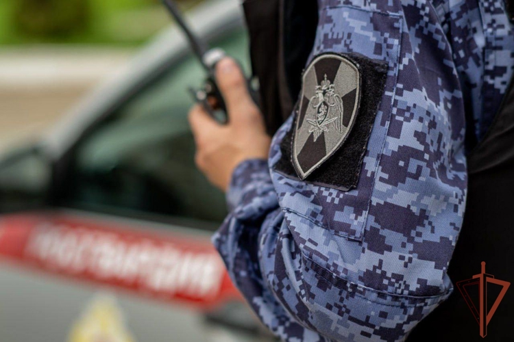 Стрелявшего из травматического пистолета мужчину задержали росгвардейцы в Краснодаре   