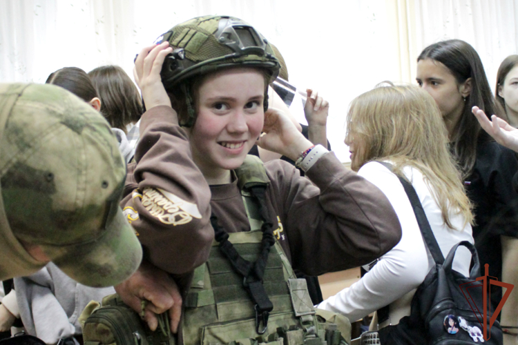Праздничные мероприятия для детей и подростков организовала Росгвардия на Урале