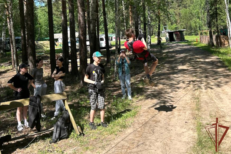 Праздничные мероприятия для детей и подростков организовала Росгвардия на Урале
