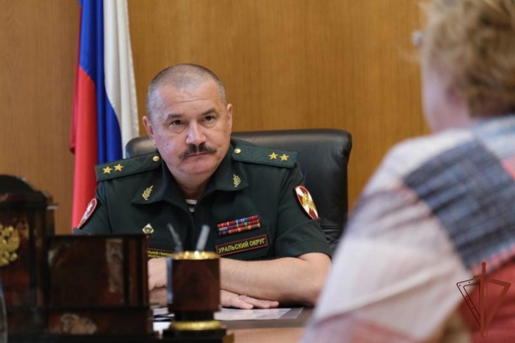 Временно исполняющий должность командующего Уральским округом Росгвардии провел личный прием граждан в приемной Президента Российской Федерации в УрФО