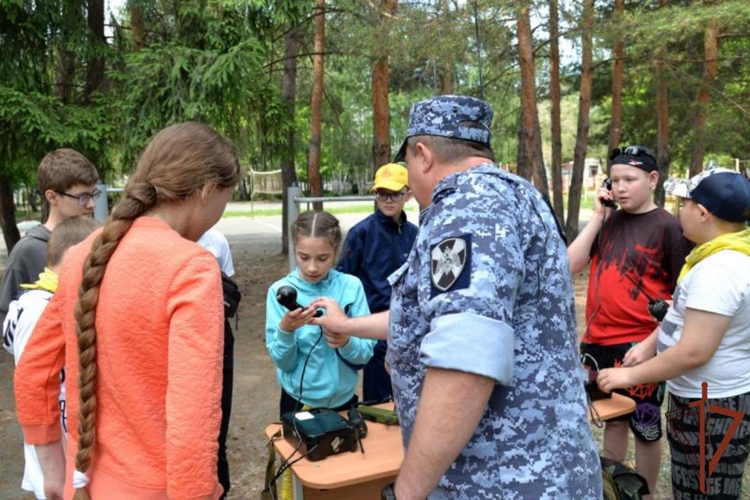 Всероссийская акция «Каникулы с Росгвардией» продолжается на Урале (видео)