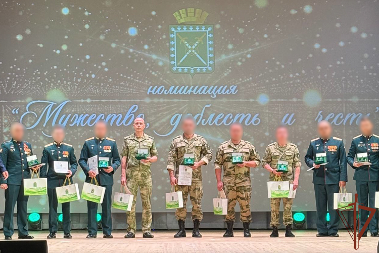Росгвардейцы удостоены ведомственных и общественных наград на Урале
