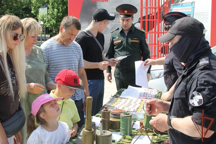 В Уральском округе Росгвардии проходят профориентационные мероприятия 