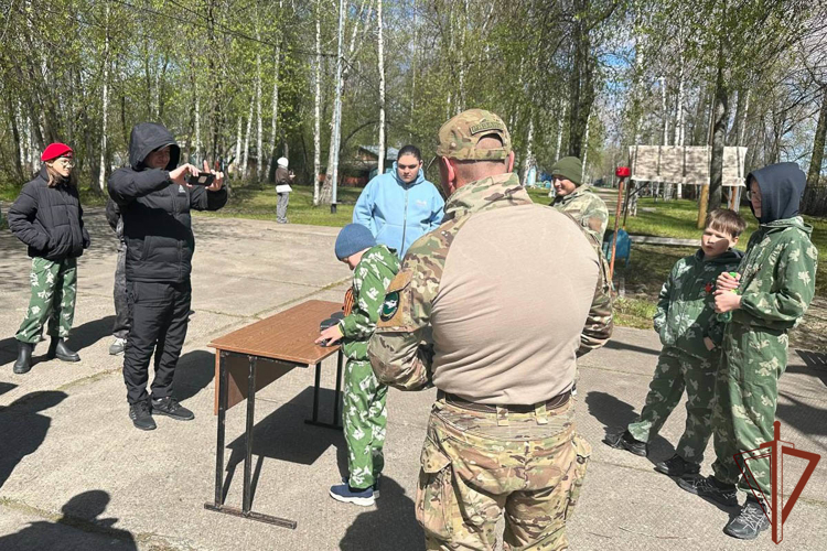 Патриотические акции проходят в Уральском округе Росгвардии