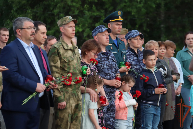 В Уральском округе Росгвардии почтили память погибших в годы Великой Отечественной войны